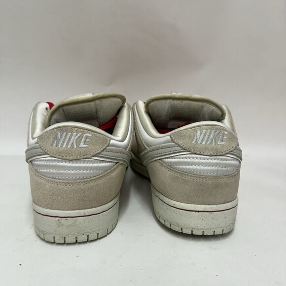 Athletic_Shoes